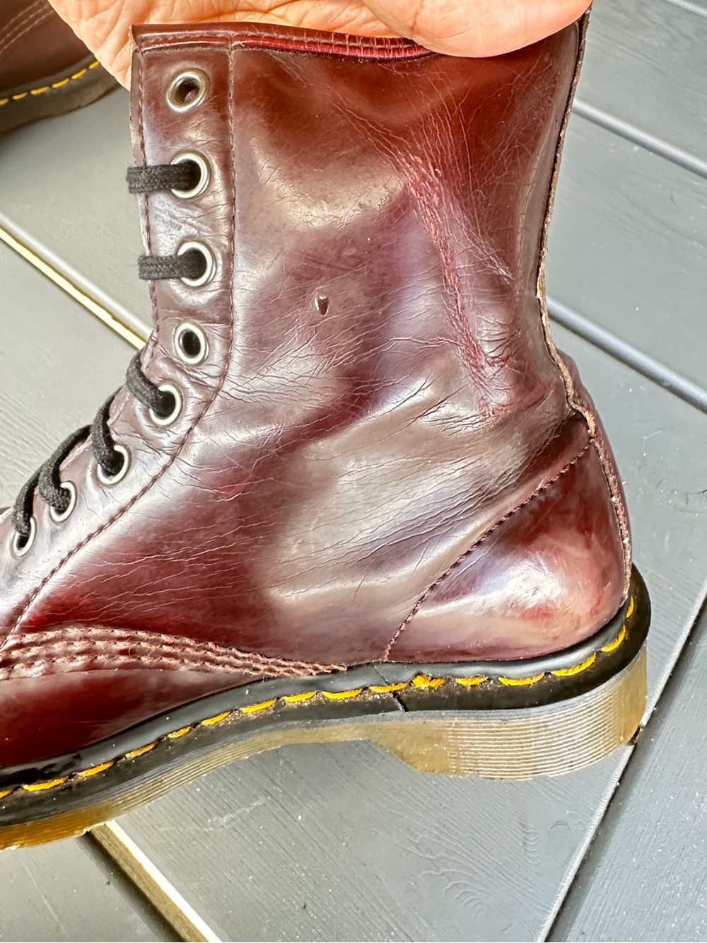 Dr Martens Vegan Cherry Red Boots Womens Size 7 Lace Up Smooth Leather Finish - Picture 6 of 9